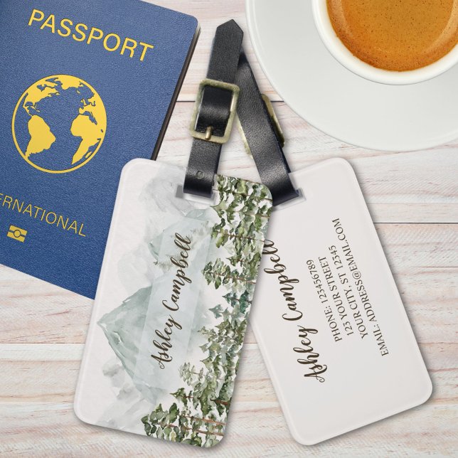 Forest and Mountains Nature Watercolor Gepäckstück Gepäckanhänger (In situ)