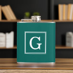 Forest Green Gerahmt Monogram Flachmann<br><div class="desc">Modern und trendig monogram initial.</div>