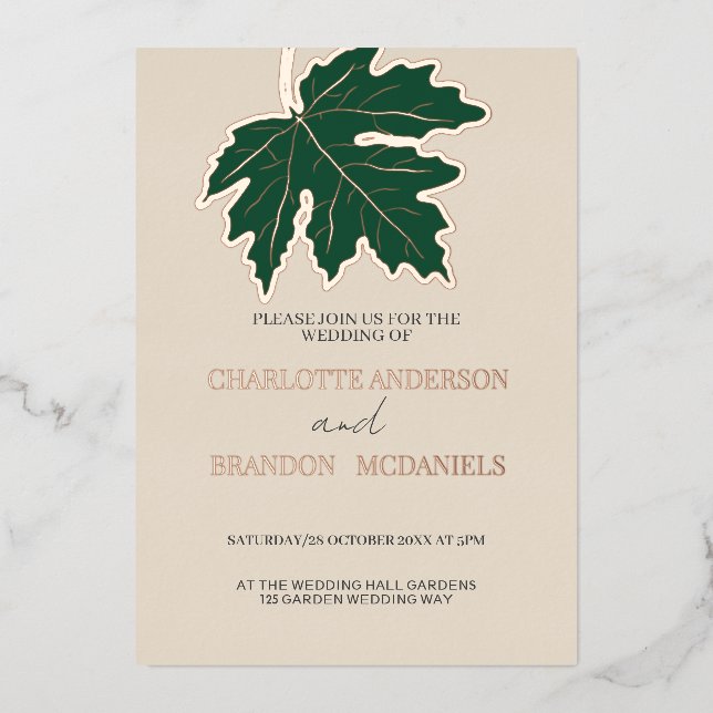 Forest Herbst-Ahornblättriger Hochzeitssaal Rose G Folieneinladung (Vorderseite)