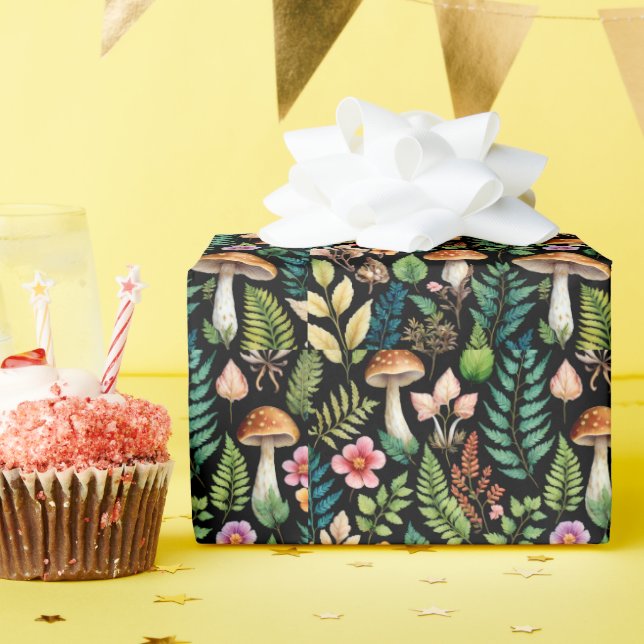 Forest Mushroom Fern Muster Schwarzer Hintergrund Geschenkpapier (Geburtstagsparty)