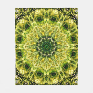 Forest Temple Custom Fleece Blanket, Mittel