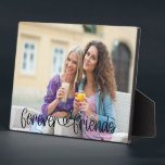 Forever Friends Liebe Herz Typografie Custom Foto Fotoplatte<br><div class="desc">Süßes Foto mit eigenem Foto. Ein wunderschönes Foto mit Texteüberlagerung, die in Handschrift "ewig Freunde" und mit einem niedlichen Liebe-Herz verknüpft ist. Die Fotovorlage ist für Sie Set, um Ihr Foto hinzuzufügen - das Landschaftsformat wird am einfachsten zu bearbeiten sein. Bitte stöbern Sie in meinem Shop für weitere Foto-Geschenke für...</div>