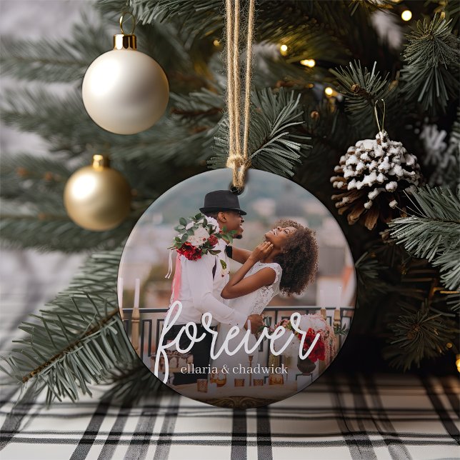 Forever Script Overlay Personalisierte Paare Foto Keramik Ornament (Von Creator hochgeladen)