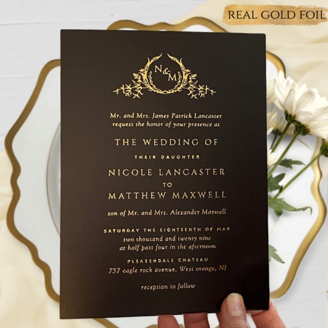 Formal Black and Real Gold Foil Monogram Wedding Folieneinladung (Von Creator hochgeladen)