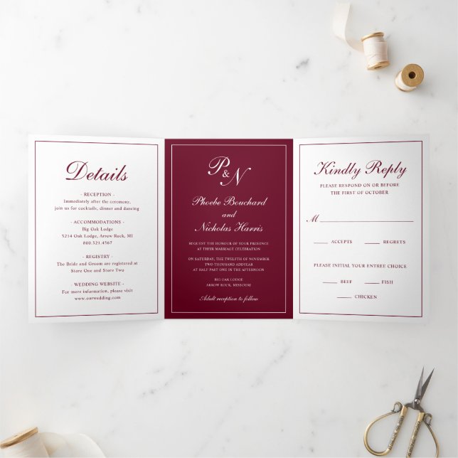 Formal Foto Monogram Elegant Burgundy Wedding Dreifach Gefaltete Einladung (Innenseite)