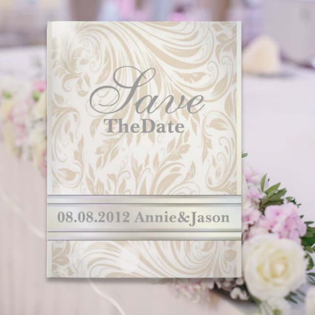 Formal Pearl White Damask Wedding Save the Date Ankündigungspostkarte (Formal Pearl White Damask Wedding save the date Announcement Postcard)