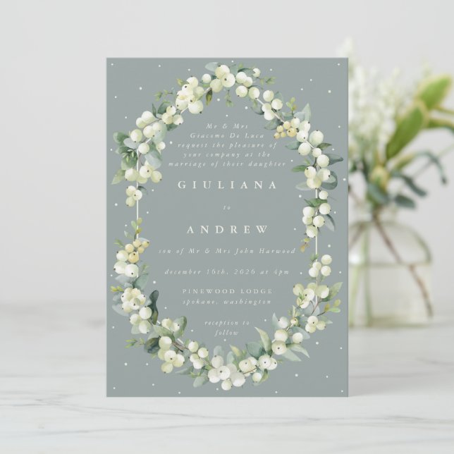 Formal Seafoam Green Snowberry+Eucalyptus Wedding Einladung (Stehend Vorderseite)