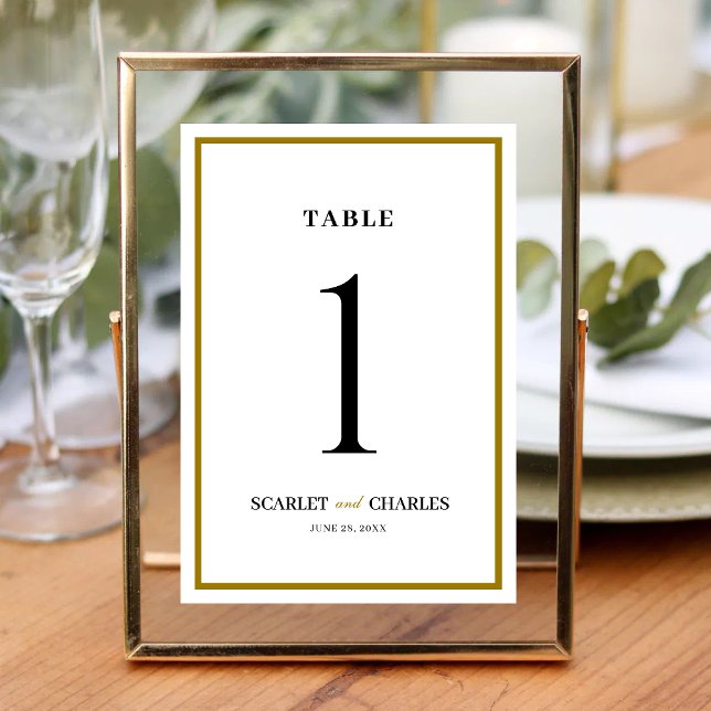 Formell Klassisch Schwarz Gold Monogramm Hochzeit Tischnummer (Formal black and gold monogram table number adds a refined, cohesive touch to reception décor.)