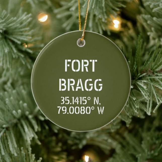 Fort Bragg Latitude Longitude Personalisiert Keramik Ornament (Baum)