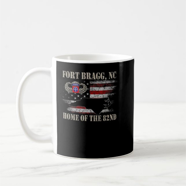 Fort Bragg NC Zuhause des 82. Im Flugzeug Hemdes,  Kaffeetasse (Links)