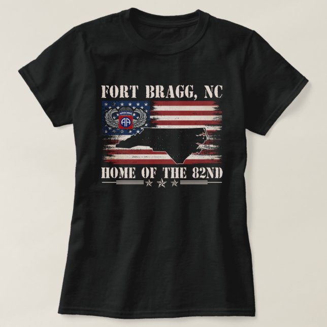 Fort Bragg NC Zuhause des 82. Im Flugzeug  T-Shirt (Design vorne)