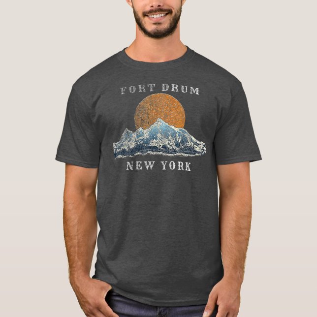 Fort Drum New York Mountain Sunset Scene T-Shirt (Vorderseite)