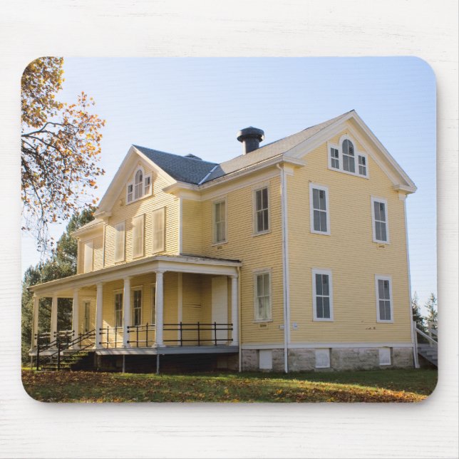 Fort Lawton Barracks Mousepad (Vorne)