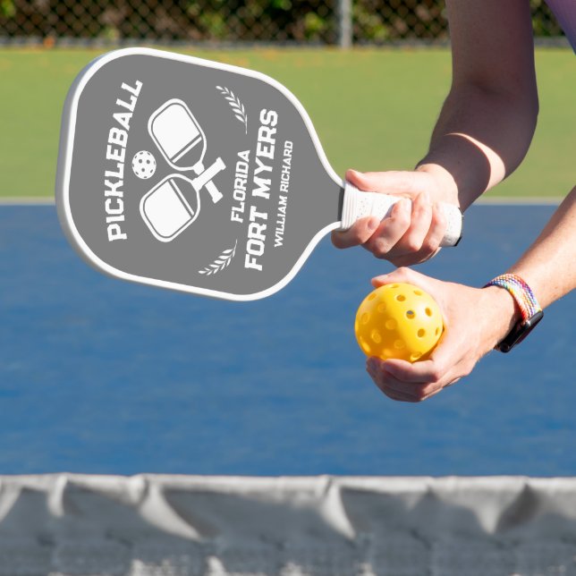 Fort Myers Florida US Grau und Weiß Custom Pickleball Schläger (InSitu)