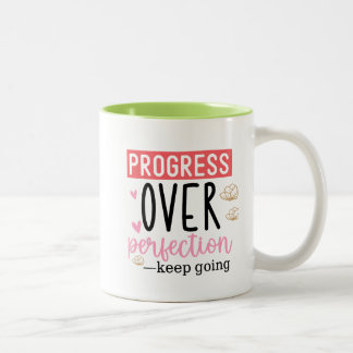 Fortschritte bei der Tasse des Kaffees