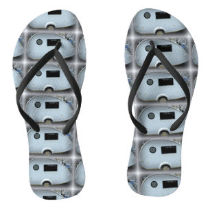 Fortschrittlicher Teardropanhänger-Sinti und Flip Flops