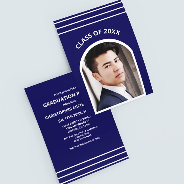 Foto Arch Abschluss mit traditionellem Streifen Einladung (Von Creator hochgeladen)