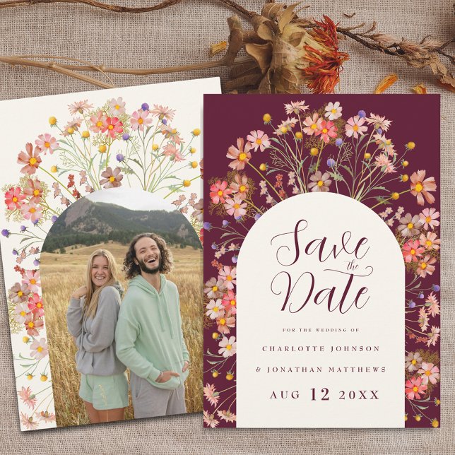 Foto Arch Boho Fall Rustikale Wildblume Hochzeit Save The Date (Photo arch Boho fall rustic wildflower floral wedding save the date invitation Burgundy ivory cream)