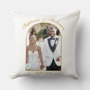 Foto Arch Elegant Gold Script Monogram Wedding Kissen