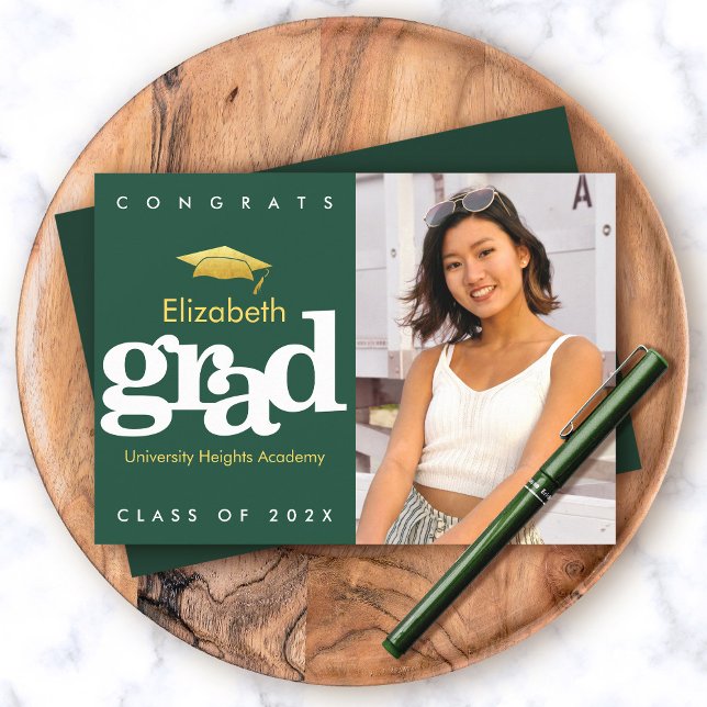 Foto aus grünem Abschluss Ankündigung (Von Creator hochgeladen)