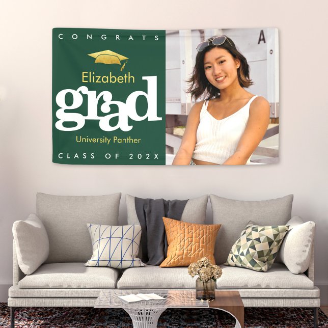 Foto aus grünem Abschluss Banner (Von Creator hochgeladen)