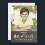 FOTO BAR MITZVAH Modernes Chalkboard Goldschrift Einladung<br><div class="desc">per kat massard >>> kat@simplysweetPAPERIE.com <<< Ein trendy Einladungs-Design für das BAR MITZVAH Setup Ihres Kindes als Vorlage ist es einfach für Sie, Ihre eigenen Daten hinzuzufügen, oder drücken Sie die Schaltfläche Anpassen und Sie können Text, Schriftart, Größen etc. TIP: 1 hinzufügen oder ändern. Um Grafiken zu ändern/verschieben/die Hintergrundfarbe zu...</div>