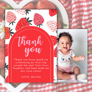 Foto Berry First Birthday Strawberry Red Arch Dankeskarte