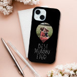 Foto Best Mummy Ever Modern Script Case-Mate iPhone Hülle<br><div class="desc">Foto Best Mummy Ever Modern Script iPhone Smartphone Case bietet Ihr Lieblings-Foto mit dem Text "Best Mummy Ever" in der modernen Skripttypografie. Perfektes Geschenk für Mutter zum Muttertag,  Geburtstag oder Weihnachten. Designed by ©2023 Evco Studio www.zazzle.com/store/evcostudio</div>