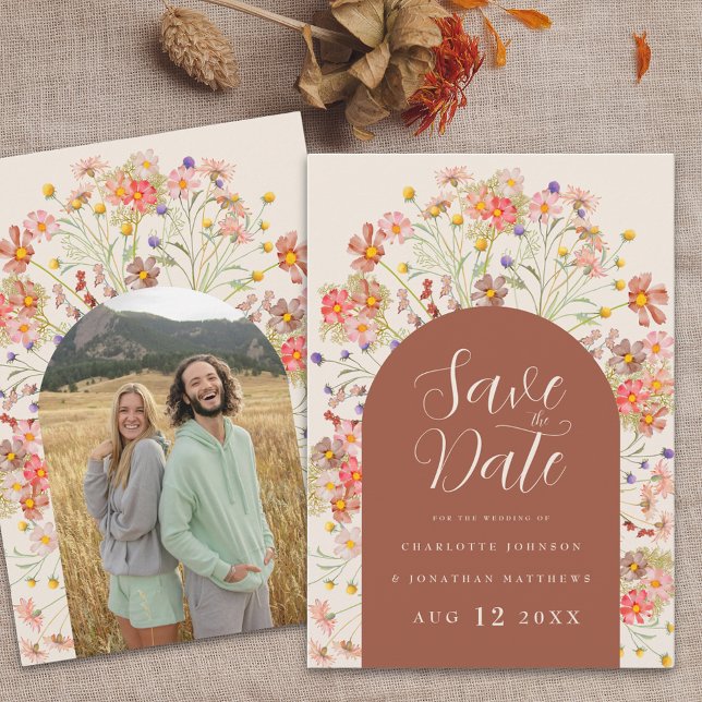 Foto Boho Rustikale Wildblume Hochzeit im Herbst Save The Date (Photo arch boho fall rustic wildflower floral terracotta burnt orange & beige wedding save the date)