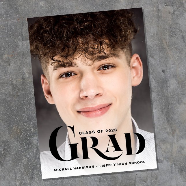 Foto Bold Large Typografy Abschluss Ankündigung (Von Creator hochgeladen)