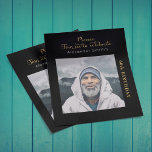 Foto Budget 60. Geburtstag Einladung Black Gold<br><div class="desc">Feiern Sie diesen Meilenstein mit unserem preisgünstigen 60. Geburtstag Einladung in Schwarz und Gold! Dieses Foto bietet ein klassisches Schwarz-Gold-Design mit einem Bild Ihrer Wahl,  um eine persönliche Touch hinzuzufügen. Ideal für eine raffinierte Ansammlung,  diese einmalige Einladung macht Ihre Geburtstagsfeier zu einem Erlebnis.</div>