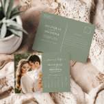 Foto Calendar für moderne Sage Green Save the Date Postkarte<br><div class="desc">Modern Sage Green Save the Date Foto Kalender Postcard. Einfach personalisieren, indem Sie jede Information ersetzen. Bitte laden Sie ein Portrait/vertikales Foto hoch. Bewegen Sie den Kreis, indem Sie auf den Link Weitere Anpassung. Stellen Sie sicher, dass Sie die Vorschau vor dem Hinzufügen zum Warenkorb Karo haben. (Foto von Jonathan...</div>