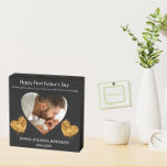 Foto Daddy Baby Day Custom Heart Baby Holzkisten Schild<br><div class="desc">Schöner Sake für den neuen Vater,  um sich an den Tag seines ersten Vaters mit seinem kleinen Baby zu erinnern.</div>