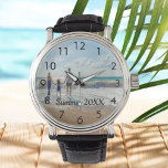 Foto der Familie Armbanduhr<br><div class="desc">Fügen Sie Ihr Lieblings-Foto aus einem Sommerurlaub, Reisen, Kinder, Freundin/Freund oder Haustier. Schwarze Zahlen. Vorlage für Ihren Text, schwarze Buchstaben.</div>
