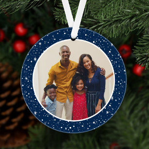 Foto der "Merry and Bright Modern Navy Stars Famil Ornament