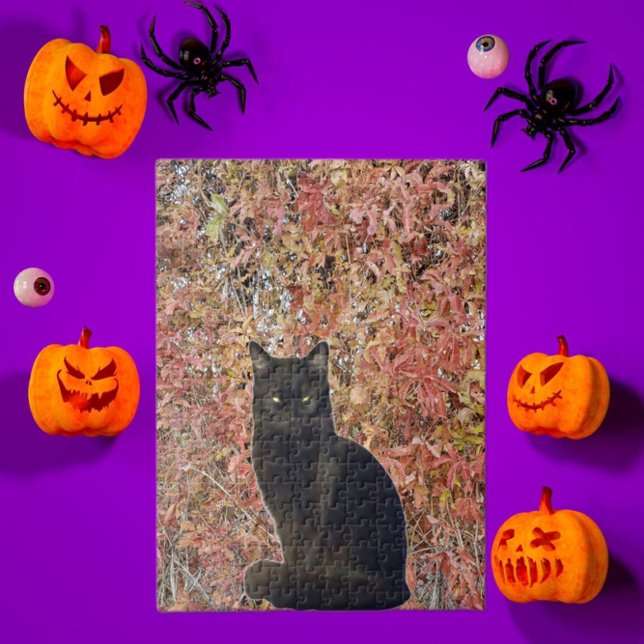 Foto der schwarzen Katze mit Orangen Herbstblätter Puzzle (Von Creator hochgeladen)