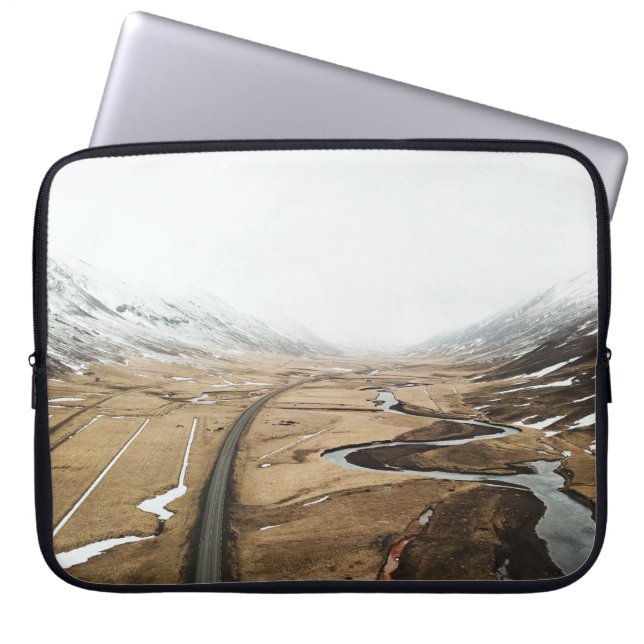 FOTO DER STRASSE NACH BERG LAPTOPSCHUTZHÜLLE (Vorderseite)