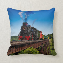 Foto der Vintagen Eisenbahnbrücke Kissen