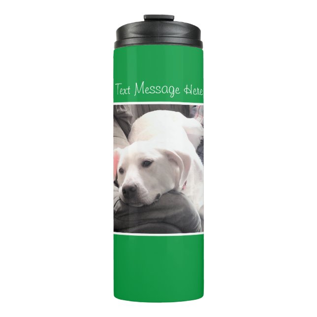 Foto des ermüdeten Hundes neben dem besten Freund Thermosbecher (Vorderseite)