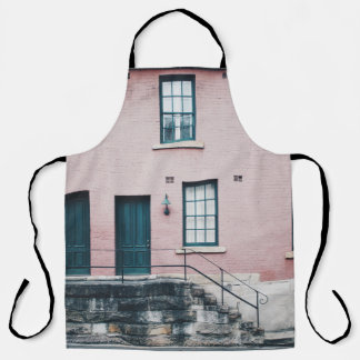 FOTO DES GEBÄUDE MIT TREPPEN SCHÜRZE