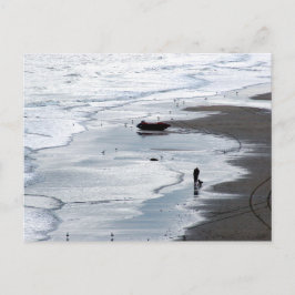 Foto des Meeres, das bei Tageskarte an die Küste k Postkarte