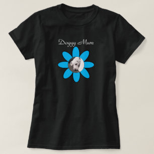 Foto des Niedlichen Hundes auf der Hübschen blauen T-Shirt