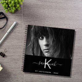 Foto des Sketchbuchs Schwarz-weiß Notizbuch