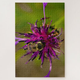 Foto einer wunderschönen lila Blume mit Honigbiene Puzzle