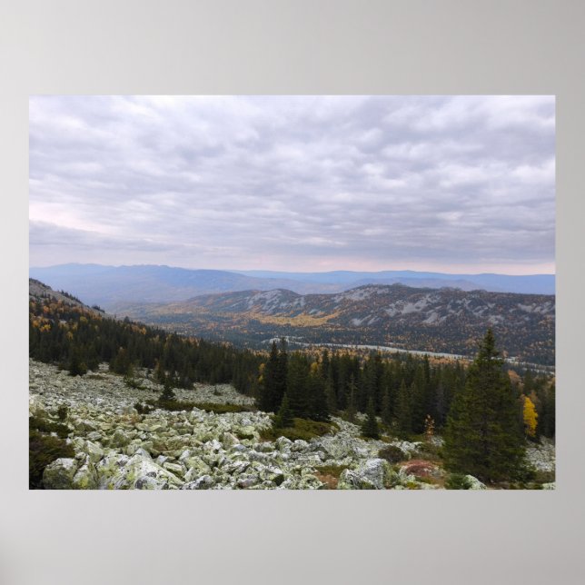 Foto eines bergigen Herbstwaldes, Berge, p Poster (Vorne)