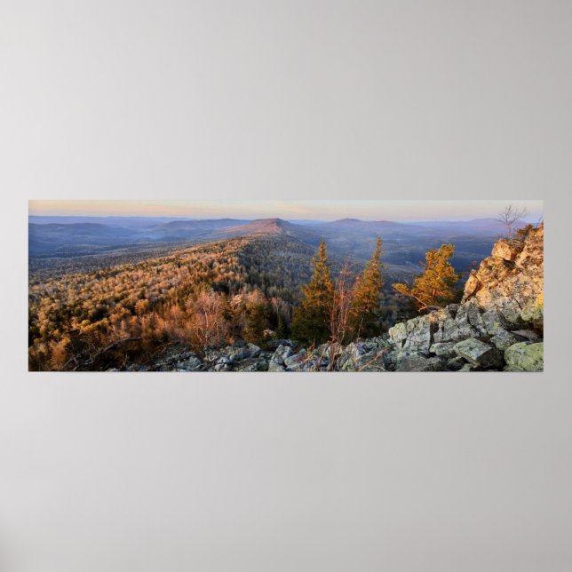 Foto eines bergigen Herbstwaldes, Berge, p Poster (Vorne)