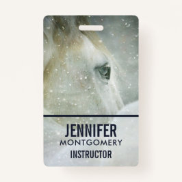 Foto eines schönen Weißen Pferdes im Winter Ausweis