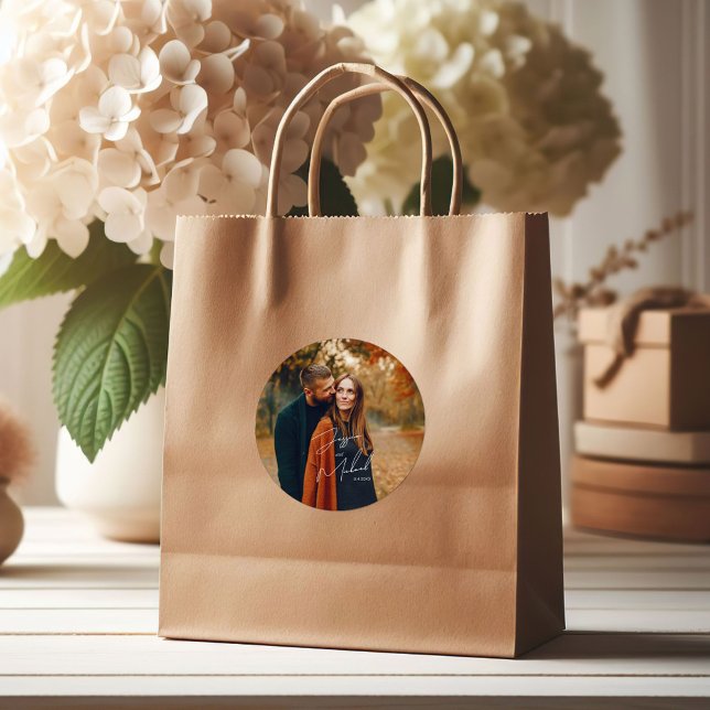 Foto Elegant Script Boho Wedding Runder Aufkleber (Von Creator hochgeladen)