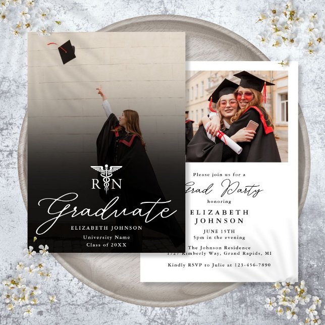 Foto Elegant Script RN-Pflegestudio Einladung (Photo Elegant Script RN Nursing Graduation Party Invitation)