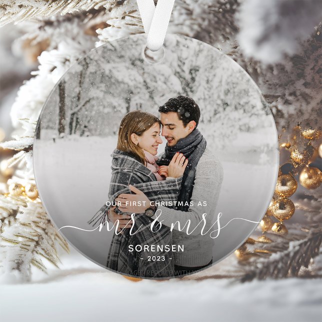 Foto First Christmas Verheiratet White Script Ornament (Von Creator hochgeladen)